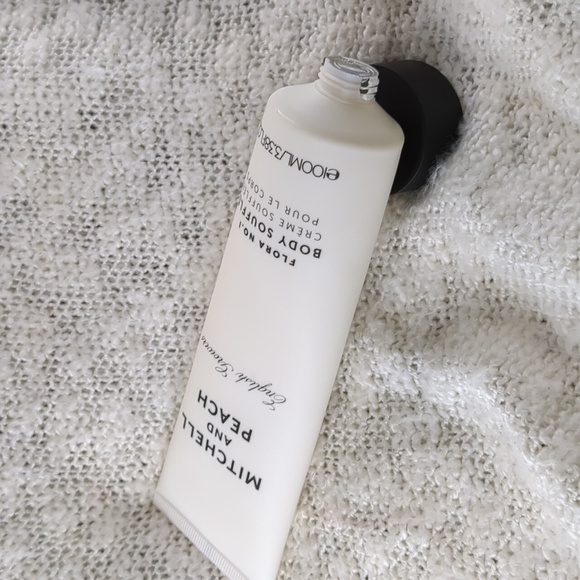 Mitchell and Peach Flora No.1 Body Souffle, 100ml/3.38fl oz - Picture 3 of 8